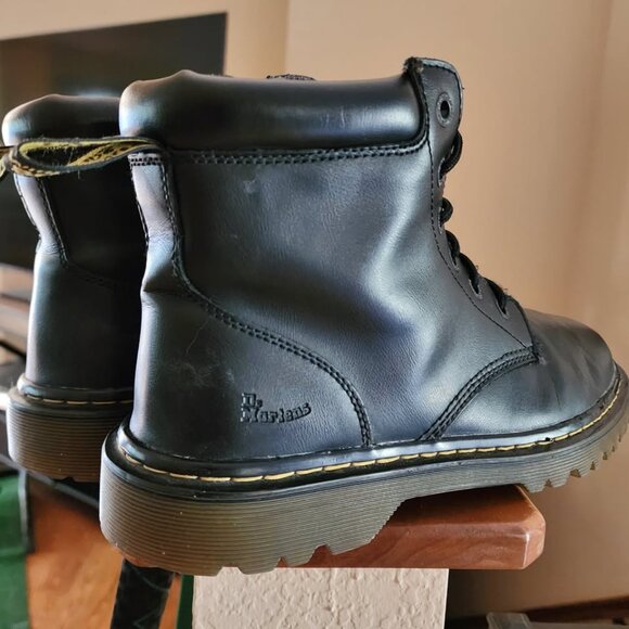 Dr. Martens Air Wair The Original Men's US 11 Black Leather Boots - Picture 6 of 7